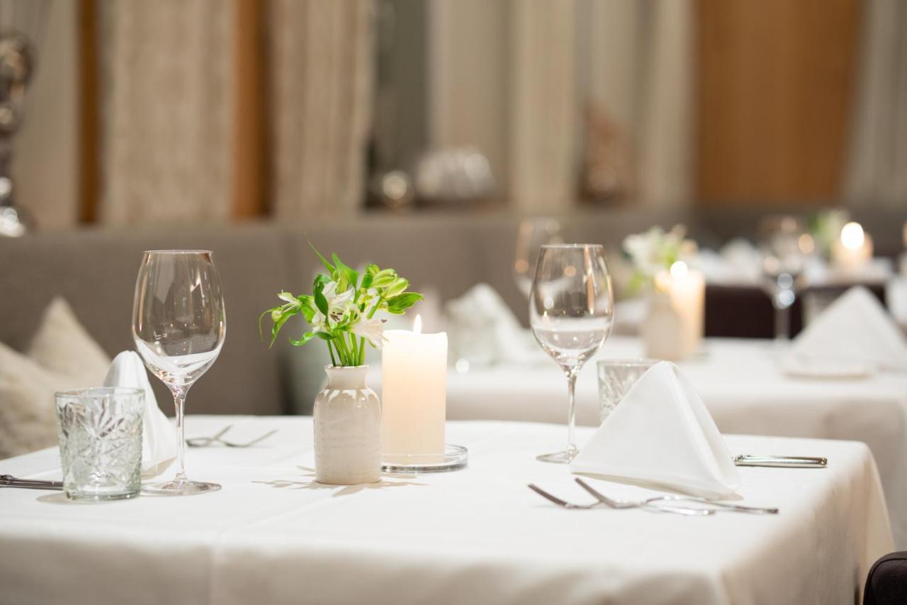 Hotel Restaurant Formarin Oberlech Extérieur photo