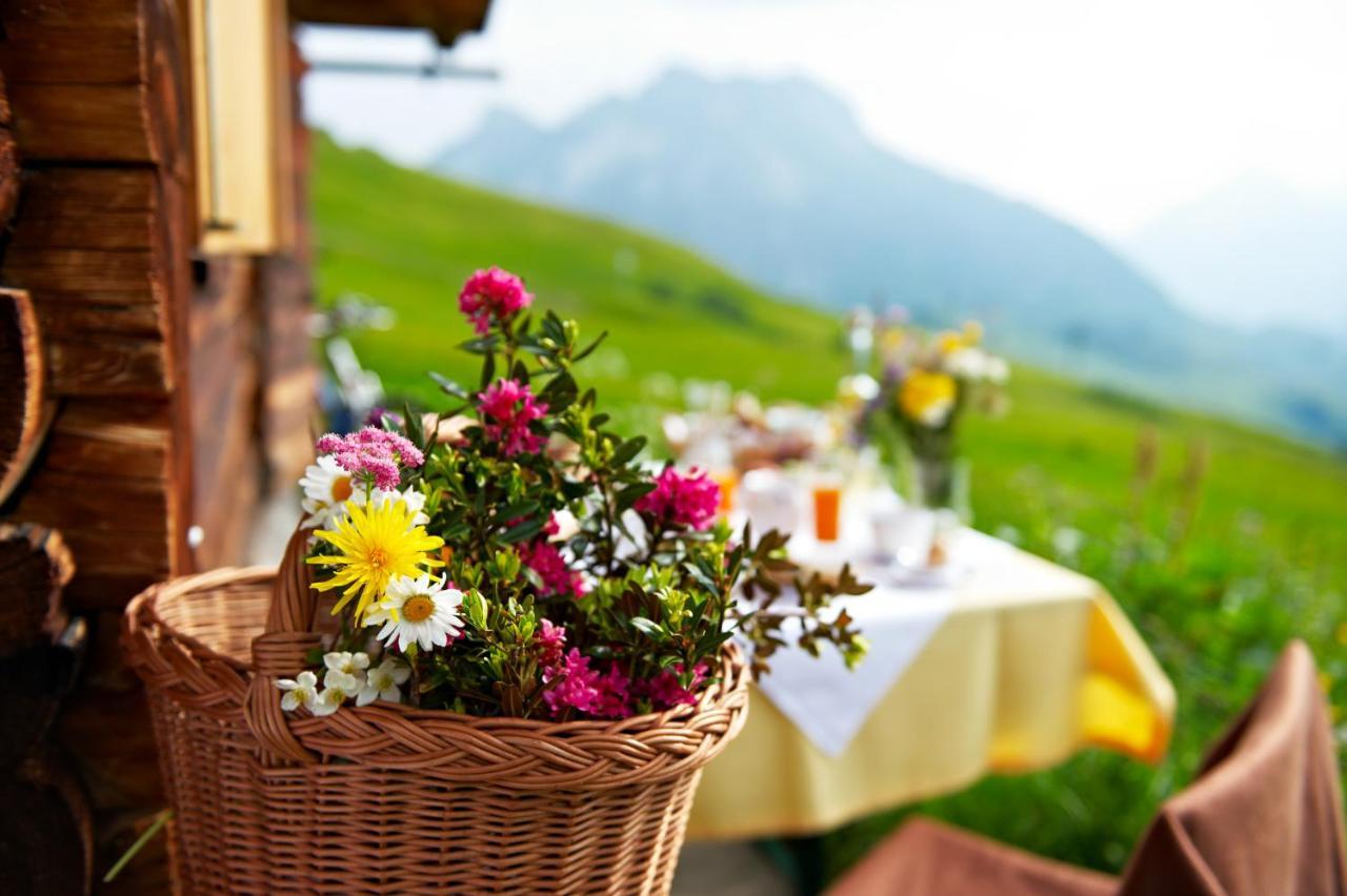 Hotel Restaurant Formarin Oberlech Extérieur photo