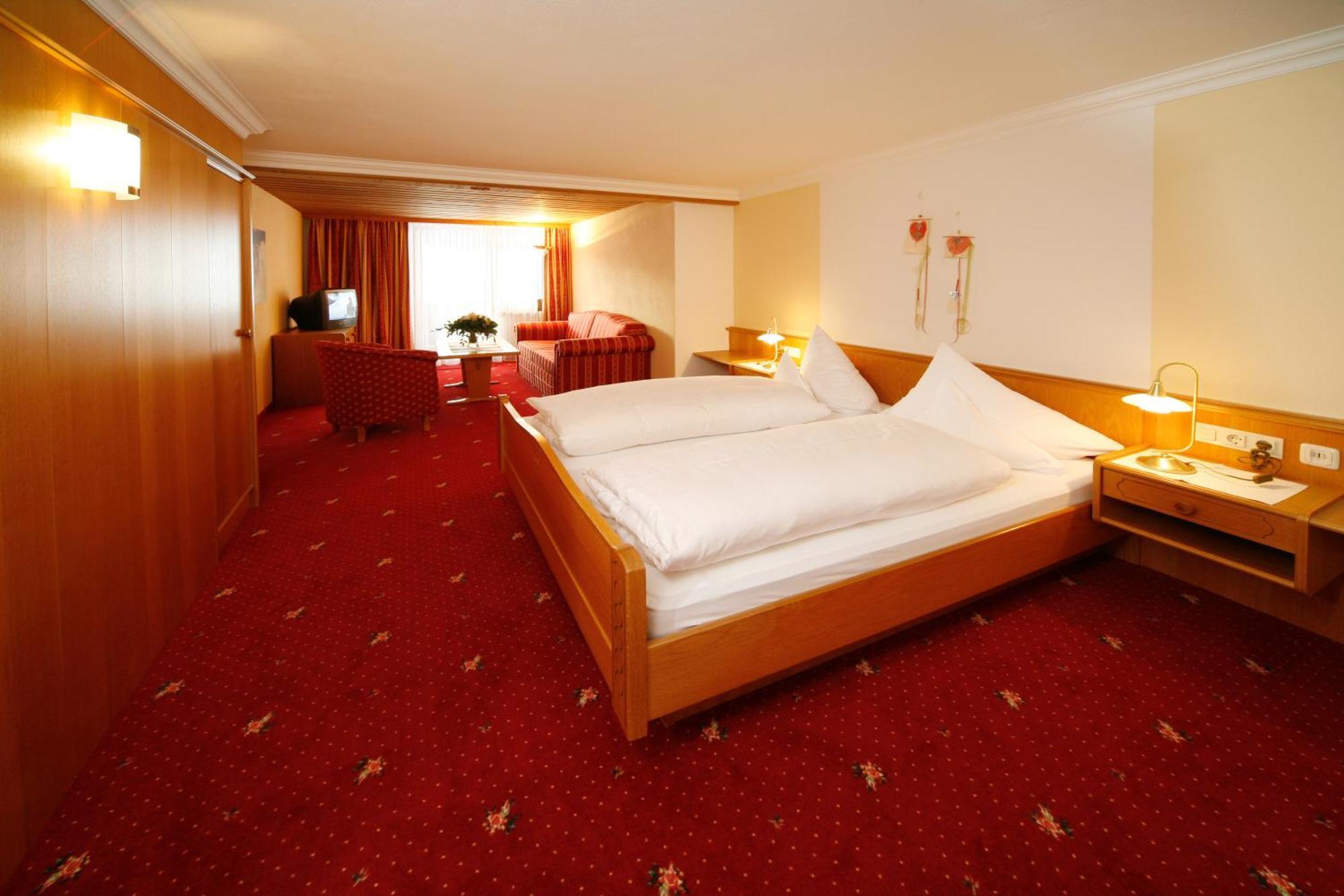 Hotel Restaurant Formarin Oberlech Chambre photo