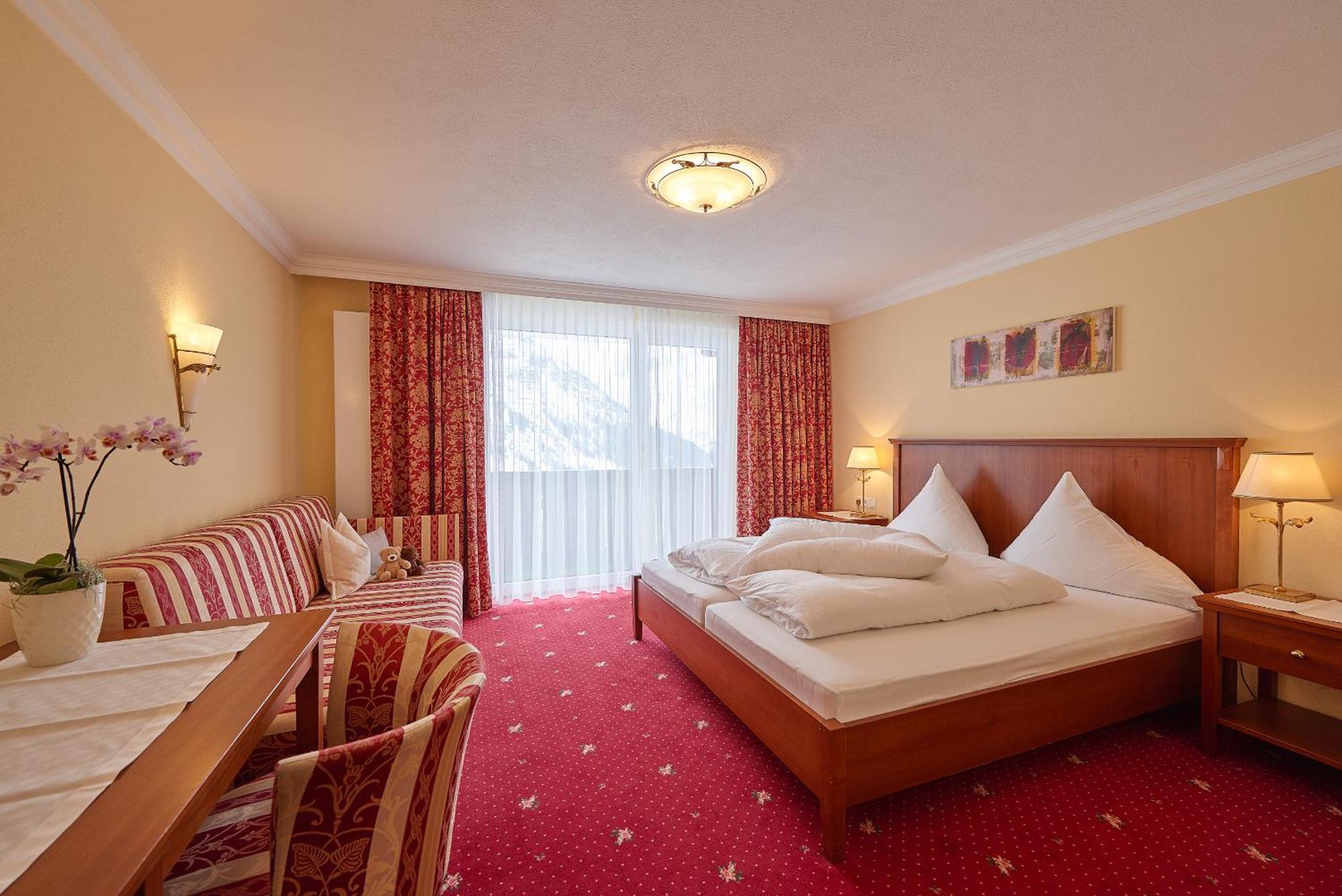 Hotel Restaurant Formarin Oberlech Chambre photo