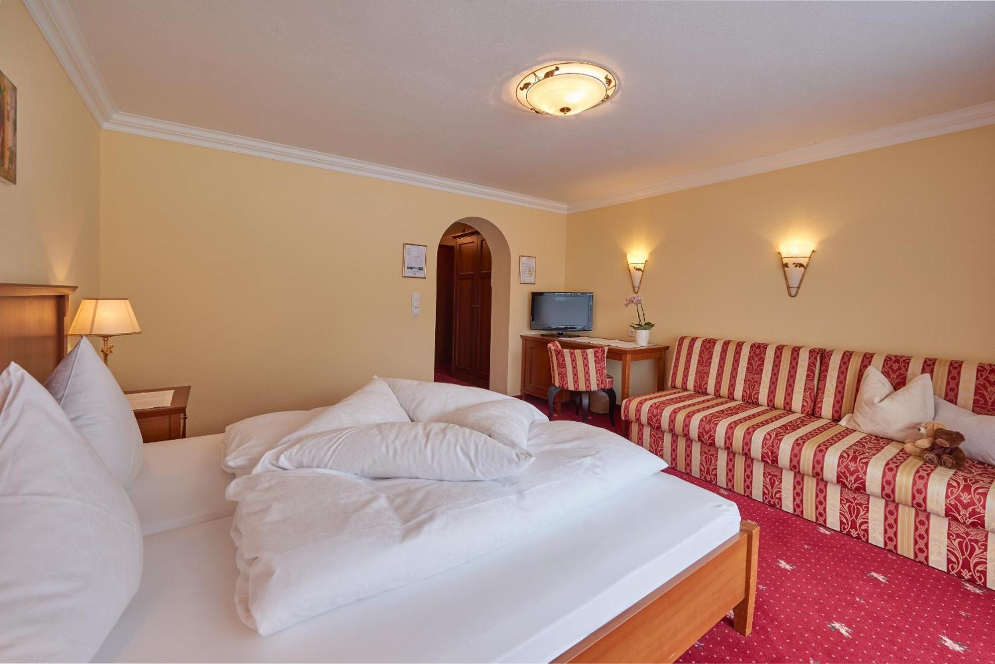 Hotel Restaurant Formarin Oberlech Chambre photo