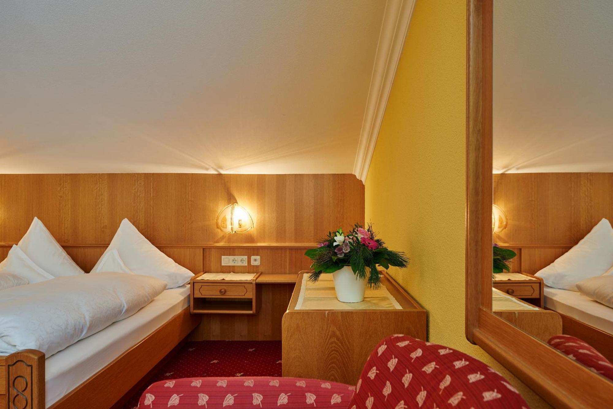 Hotel Restaurant Formarin Oberlech Chambre photo