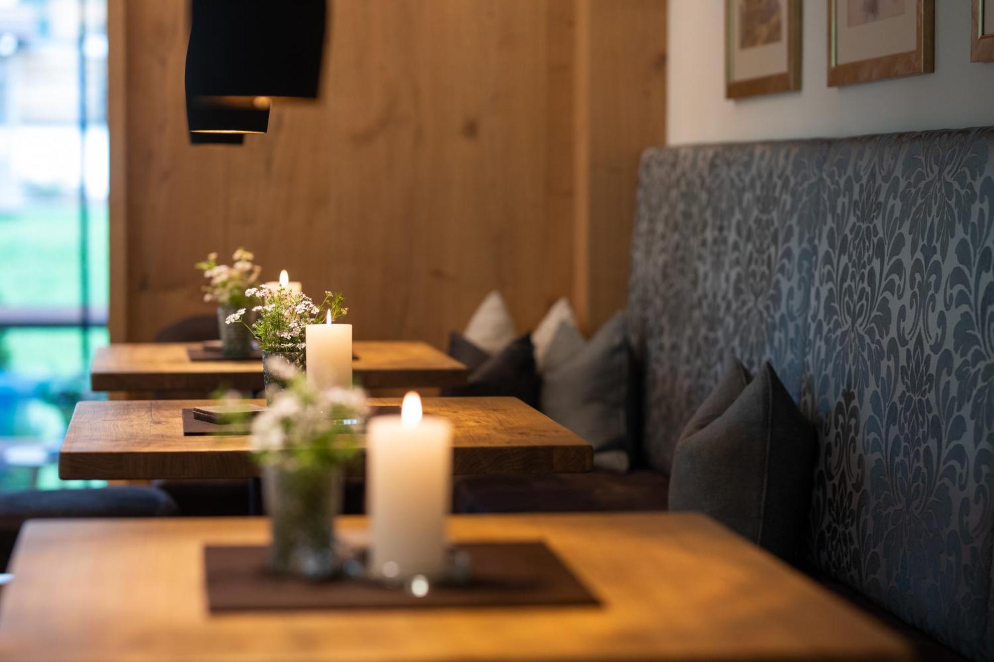 Hotel Restaurant Formarin Oberlech Extérieur photo